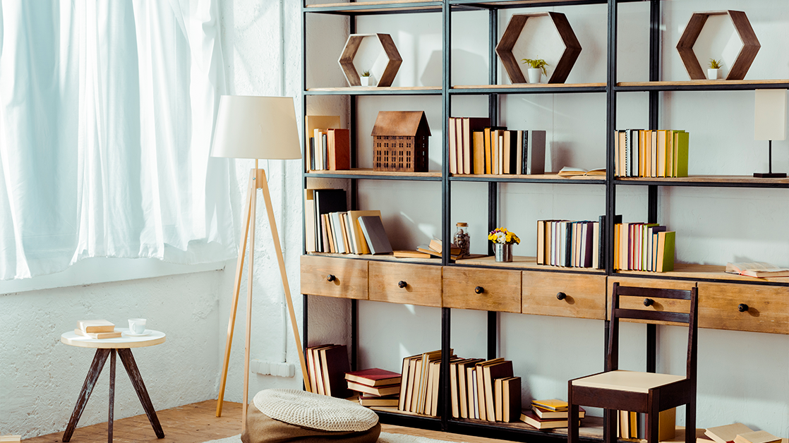 étagère dans chambre 