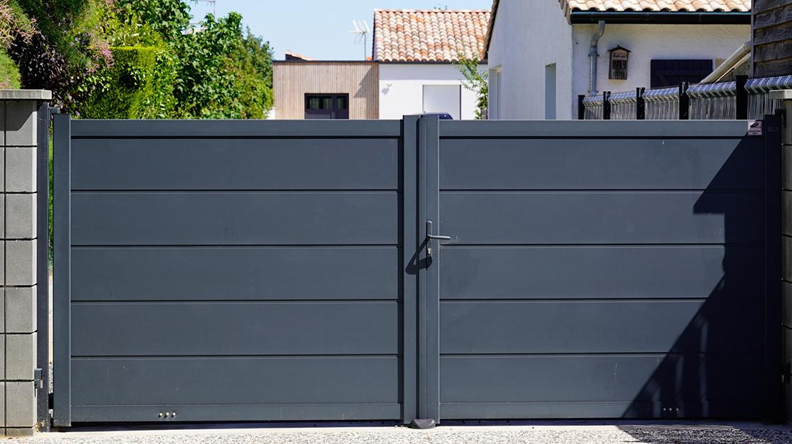 Pose sur mesure d'un portail