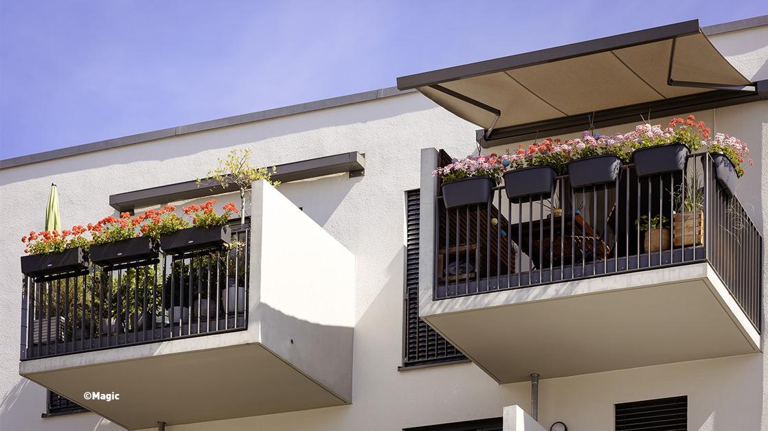 Balcon avec un store 
