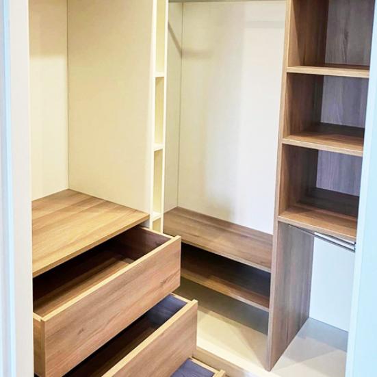 Détail d'un dressing sur mesure 