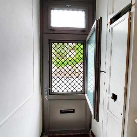 Détail de porte d'entrée